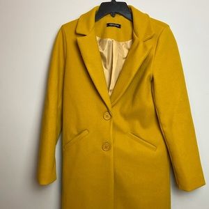 Warm yellow coat with satin lining